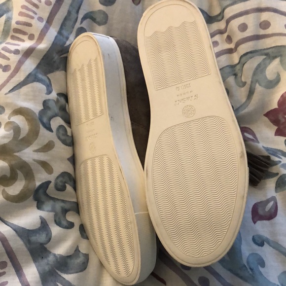 Suede High-tops. New condition. Great tassels with fur details. Sz 6 (235 Korea) - Picture 3 of 3